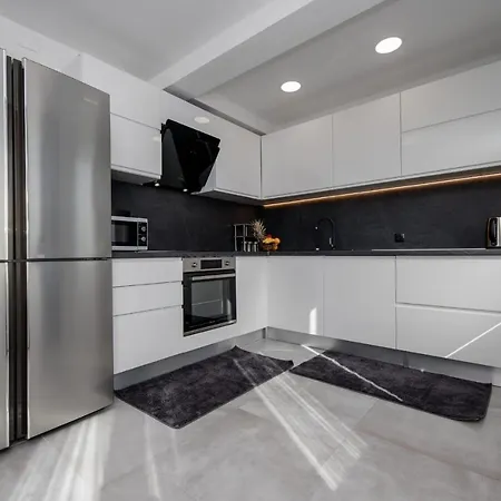 Meri Apartment Banjol